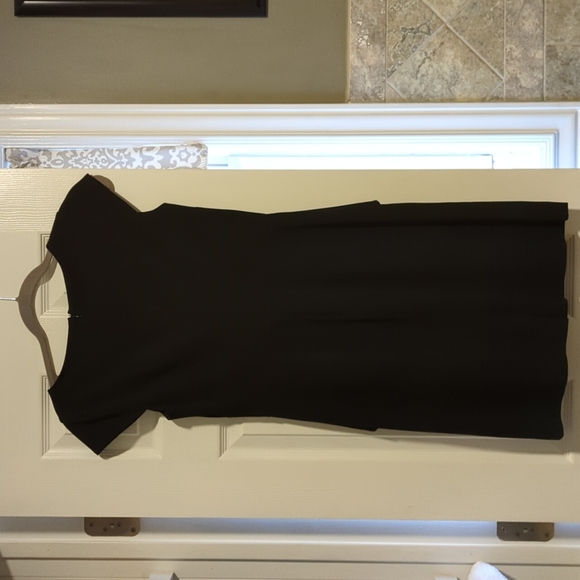 Basic lined black dress women's size 6. Calvin Klein - Picture 3 of 4